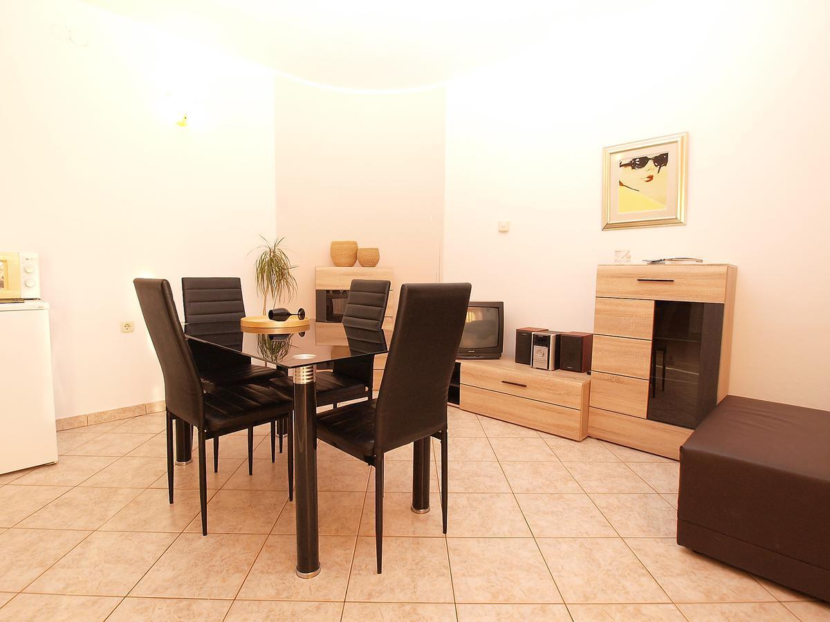 Apartments Dusanka 799 Fažana Extérieur photo